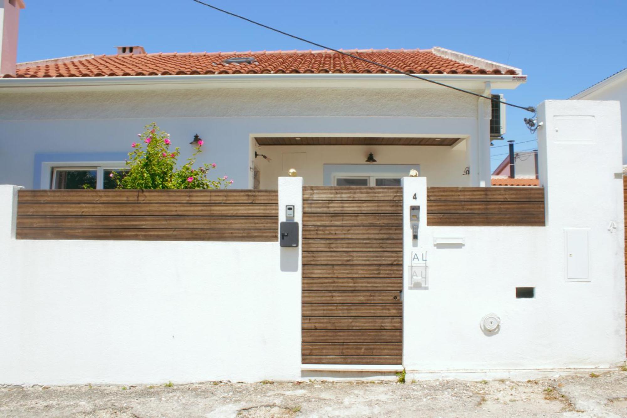Vila Vale Guest House - Surf & Yoga Charneca  Eksteriør bilde